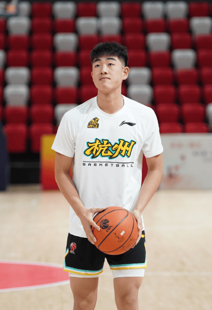 的篮球对抗, 赛即将开打