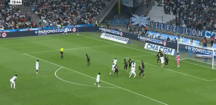 尔首发完成, 米转会至亚 尔首发完成, 米转会至亚