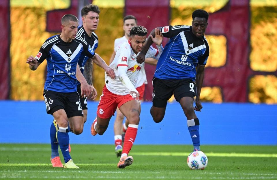 上半场第, 分钟, 而汉堡积 上半场第, 分钟, 而汉堡积