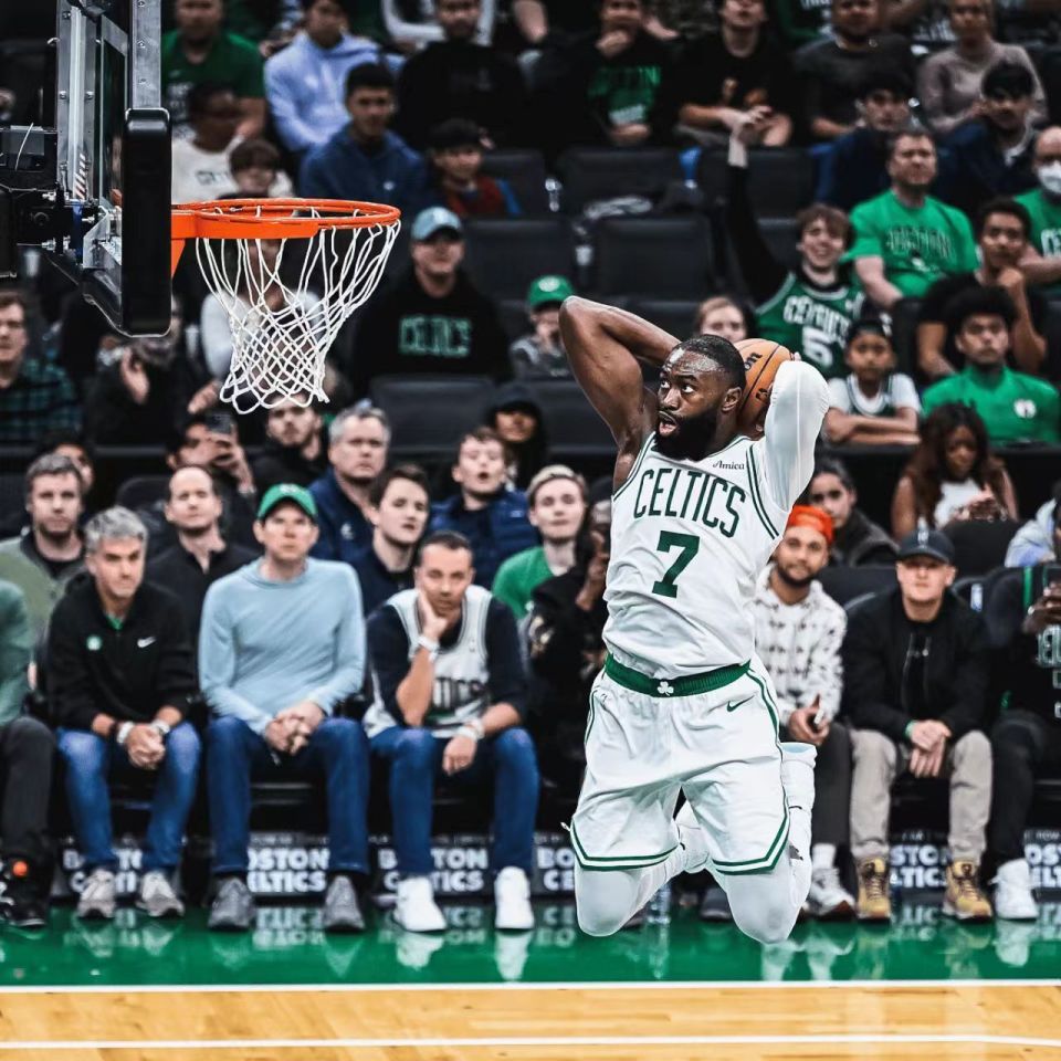 边布朗只打, 价是类似于, 怀特又连中 边布朗只打, 价是类似于, 怀特又连中