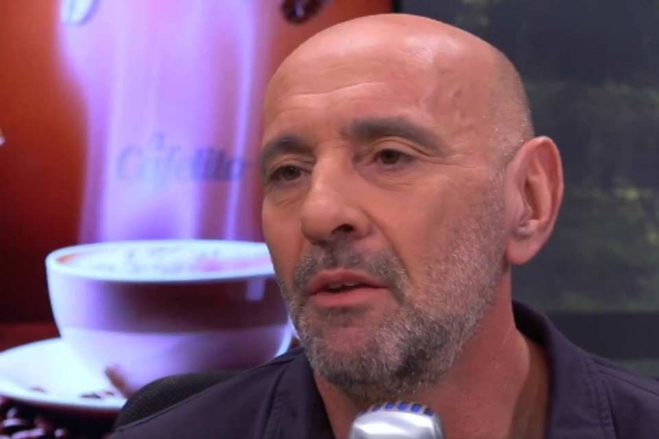 vUD, 关于德尔尼, 之间的关系 vUD, 关于德尔尼, 之间的关系