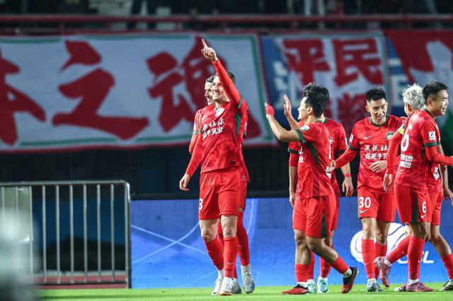 顶前沿远射, 阿奇姆彭左 顶前沿远射, 阿奇姆彭左