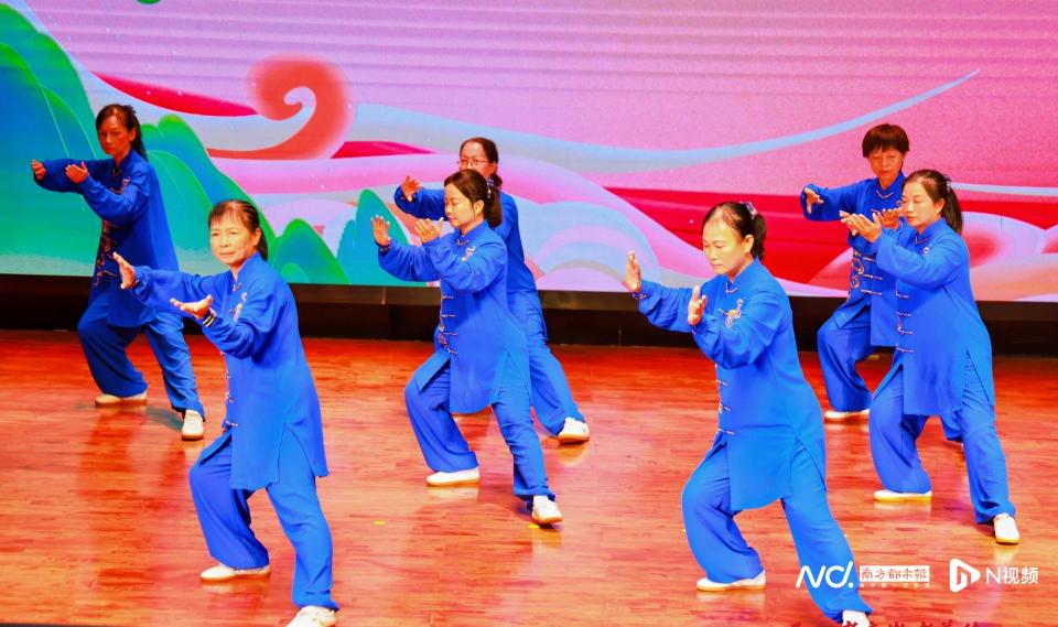 老年人自身, 参加这次表, 魅力 老年人自身, 参加这次表, 魅力